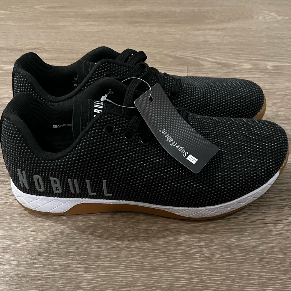 No bull outwork - women’s size 9 never worn